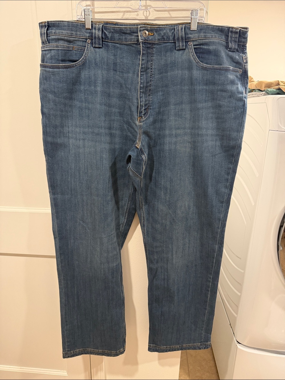 Duluth Trading Co Men's Straight Jeans in Medium Blue